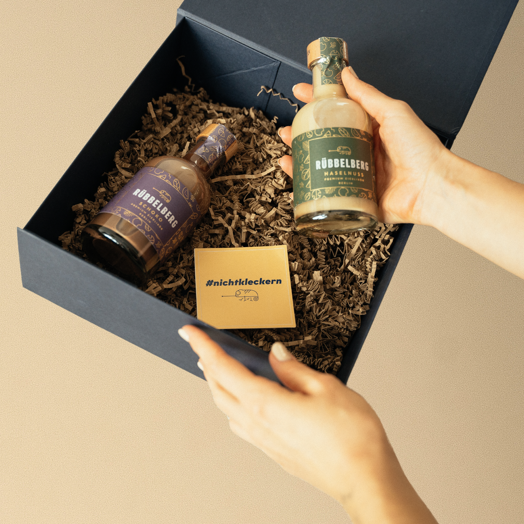 Limited Edition Geschenkbox - Schoko + Haselnuss 200ML + T-Shirt